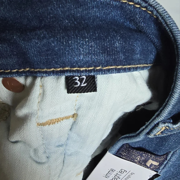 7 For All Mankind, New, Kimmie Straight Form Fitted Distressed Jeans, Size 32 - Picture 11 of 13